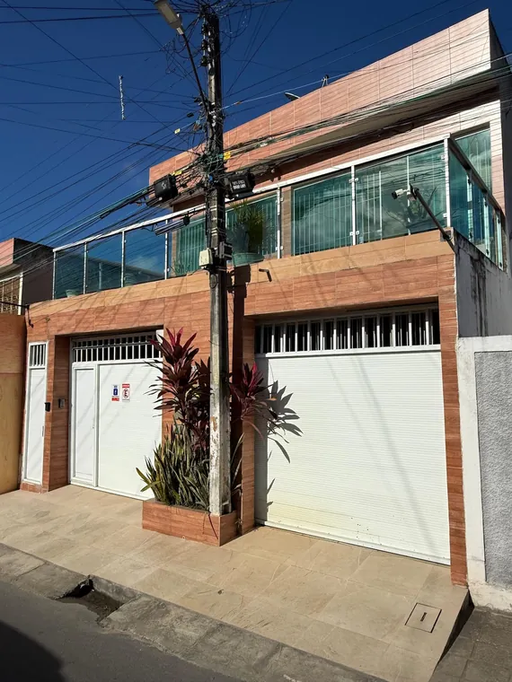 Fachada da Casa Matriz à noite